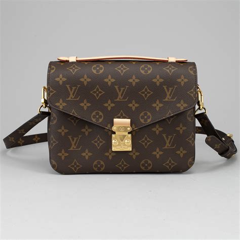 louis vuitton pochette 19